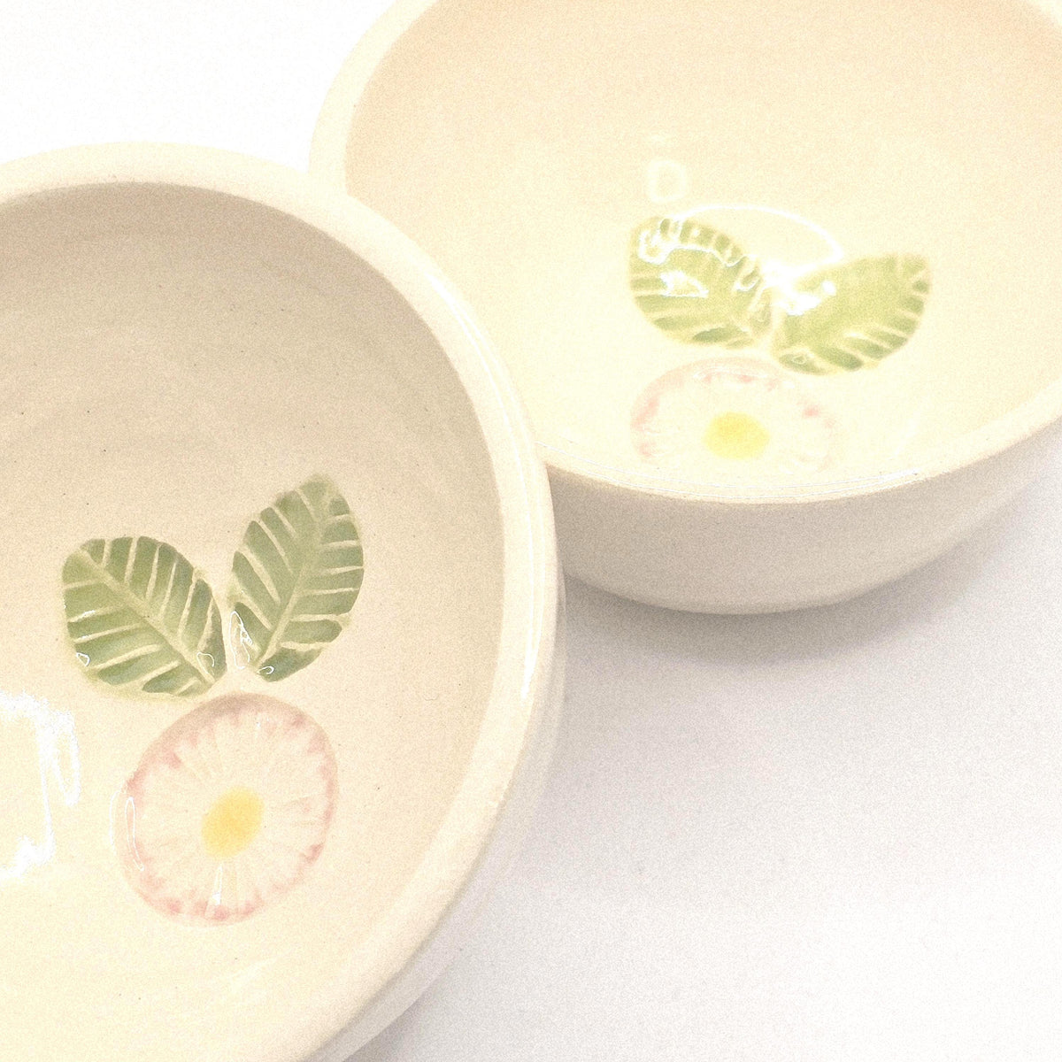 Handmade Ceramic Daisy Condiment Bowl / Trinket Dish/ Sauce Bowl / Jam Pot. Stoneware Pottery