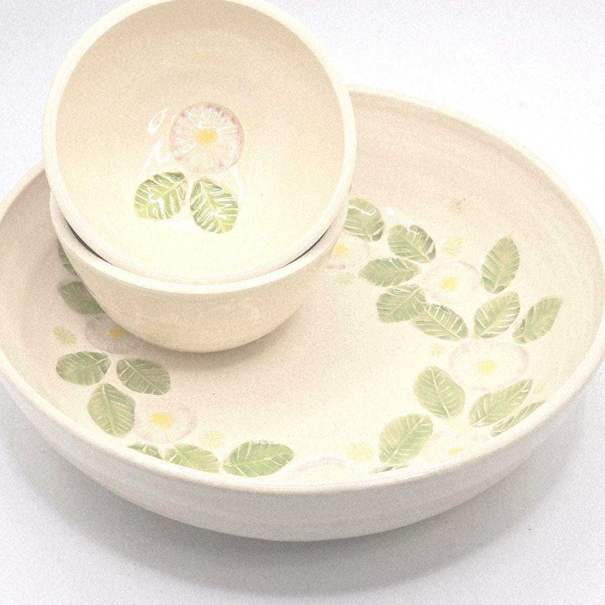 Handmade Ceramic Daisy Condiment Bowl / Trinket Dish/ Sauce Bowl / Jam Pot. Stoneware Pottery